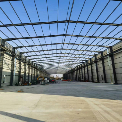 Impianti prefabbricati per magazzini, edifici metallici, attrezzature in acciaio