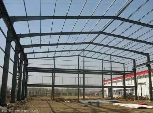 Il doppio d'acciaio industriale agricolo delle costruzioni dell'OEM misura la tettoia pre costruita
